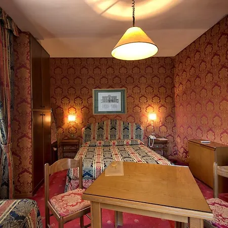 Ponte Bianco Hotel Rzym